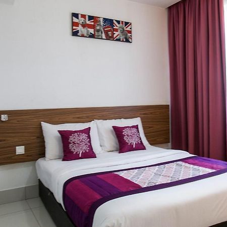 Oyo 180 V Hotel Куала-Лумпур Экстерьер фото
