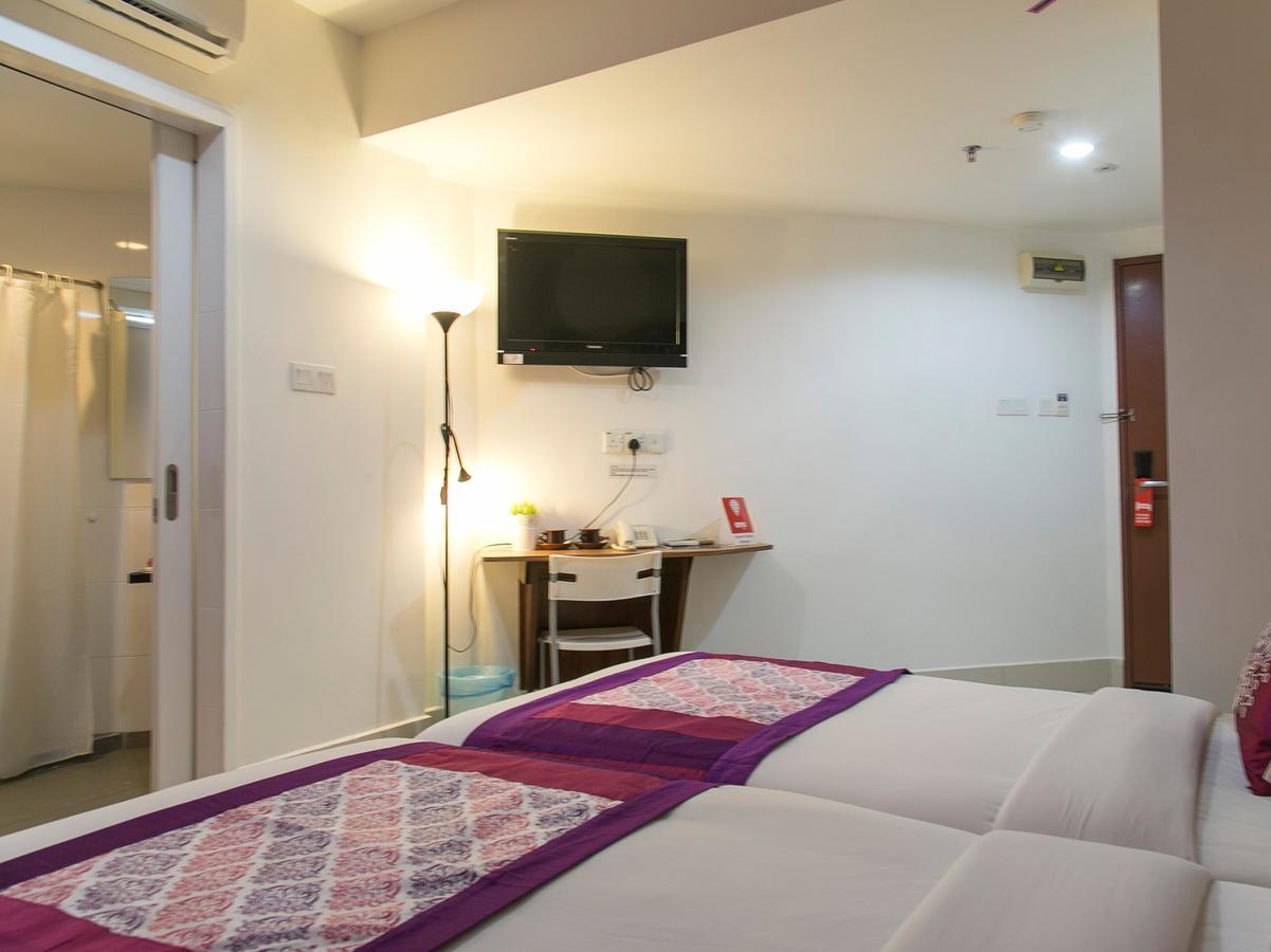 Oyo 180 V Hotel Куала-Лумпур Экстерьер фото