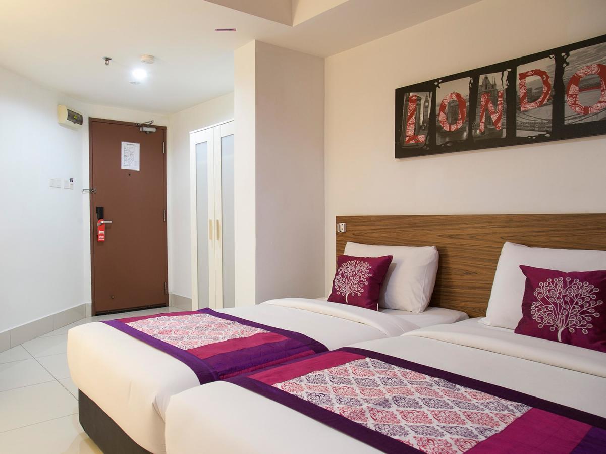 Oyo 180 V Hotel Куала-Лумпур Экстерьер фото