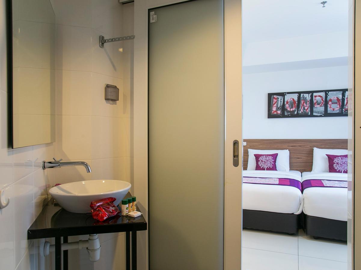 Oyo 180 V Hotel Куала-Лумпур Экстерьер фото