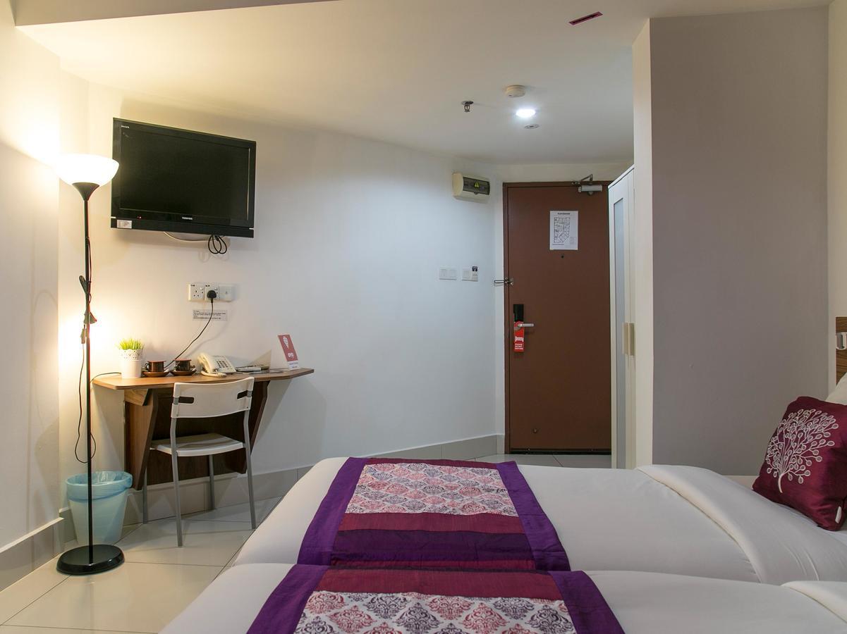 Oyo 180 V Hotel Куала-Лумпур Экстерьер фото